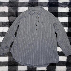 Sonoma Goods for Life Women's Grey and White Shirt